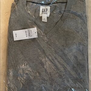 NWT! GAP Kids V-Neck Sweater in Gray